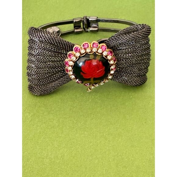 Betsey Johnson Roses are Red Mesh Bow Bangle Bracelet - Picture 3 of 5